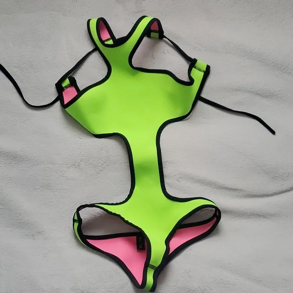 INDAH , REVERSIBLE NEOPRENE ONE-PIECE BIKINI SIZE XS / S - Picture 3 of 10
